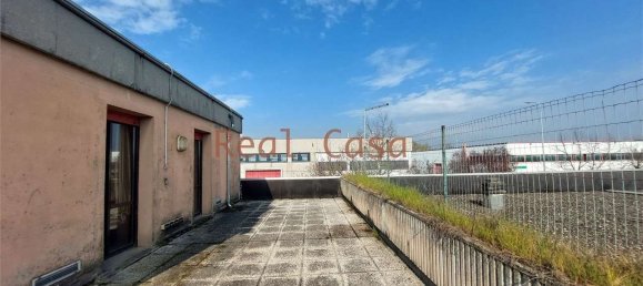 Lagerhaus in Modena, Italy 635m², Nr. 333342 33