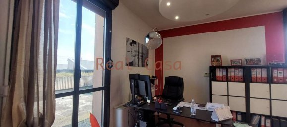 Lagerhaus in Modena, Italy 635m², Nr. 333342 23