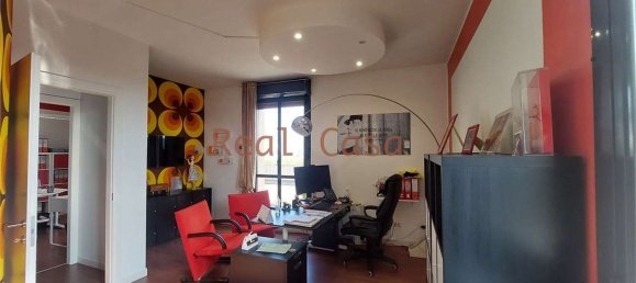 Lagerhaus in Modena, Italy 635m², Nr. 333342 20