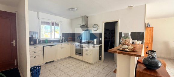 3 bedrooms House in Charente-Maritime, France No. 324114 5