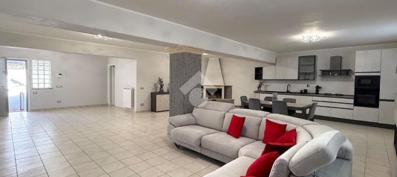 Villa de 3 dormitorios en Genzano di Roma, Italy No. 353011 4