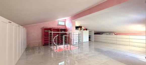 Villa de 3 dormitorios en Genzano di Roma, Italy No. 353011 38