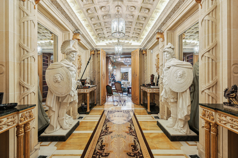 4 bedrooms Apartment in Paris, France No. 182620