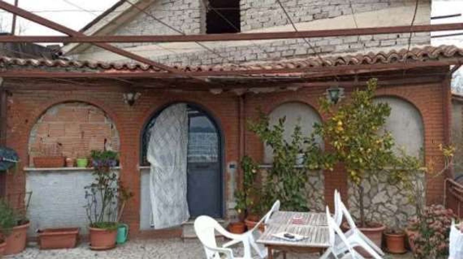 Apartamento de 5 habitaciónes en Ciciliano, Italy No. 205536