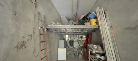 Lagerhaus in Turin, Italy 37m², Nr. 150009 5