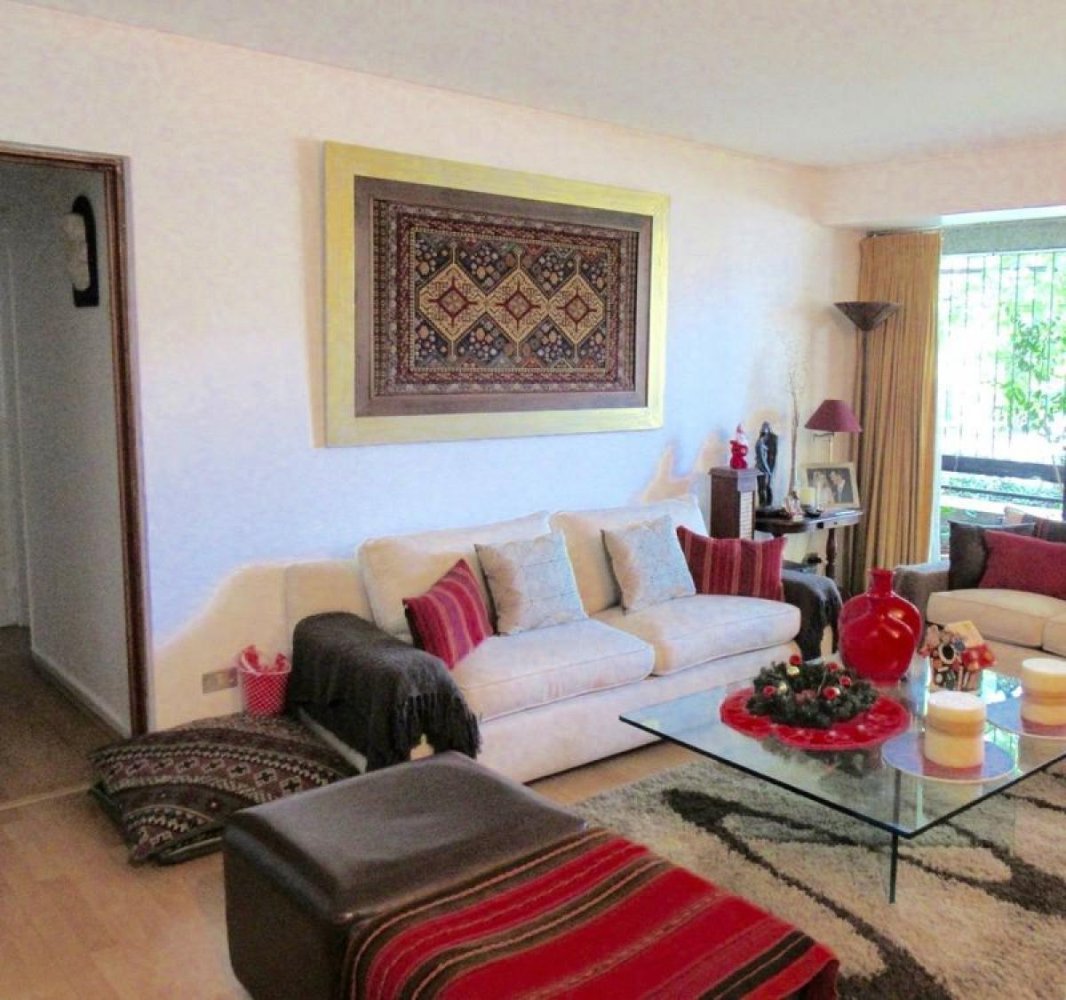 Apartamento de 4 dormitorios en Santiago, Chile No. 4588