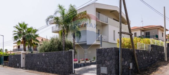 4 bedrooms Villa in Mascalucia, Italy No. 344736 3