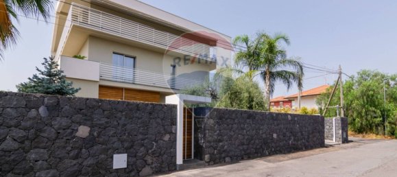 4 bedrooms Villa in Mascalucia, Italy No. 344736 2