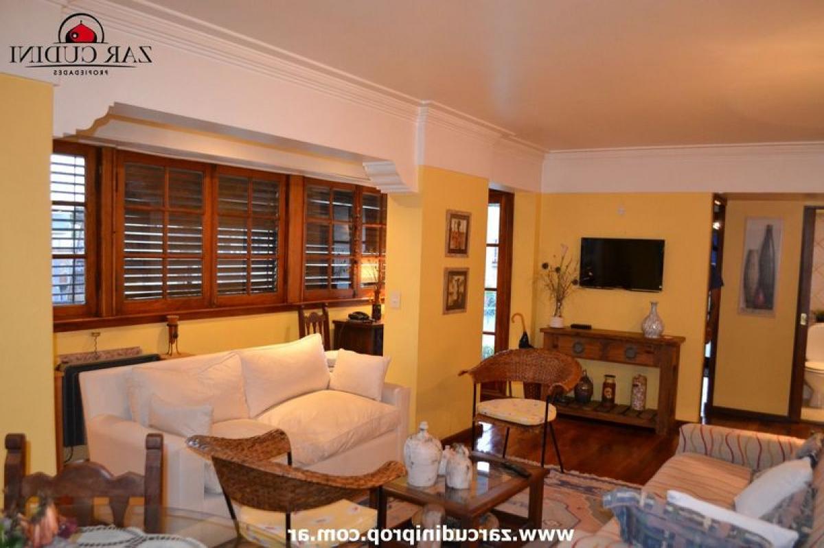 Apartamento de 3 dormitorios en Mar del Plata, Argentina No. 71469