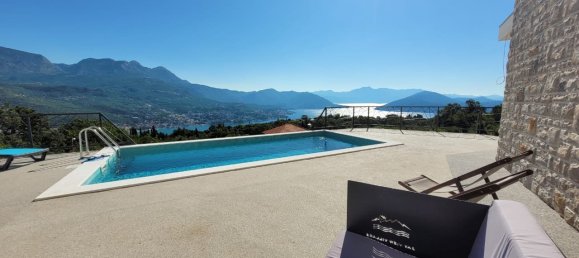 2 chambres Condo à Herceg Novi, Montenegro No. 438 11