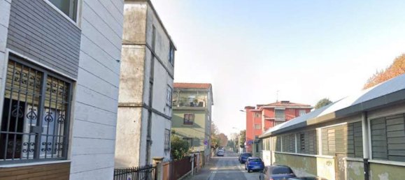 3-salle Appartement à Buccinasco, Italy No. 268710 16