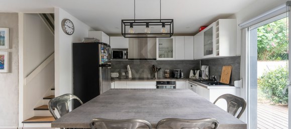 3 bedrooms House in Floirac, France No. 278699 5