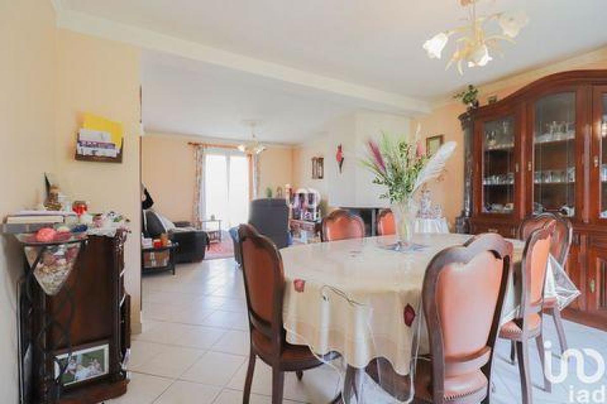 Дом с 4 спальнями в Лиме, Франция № 24100