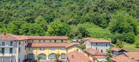 3 rooms Apartment in Como, Italy No. 303437 2