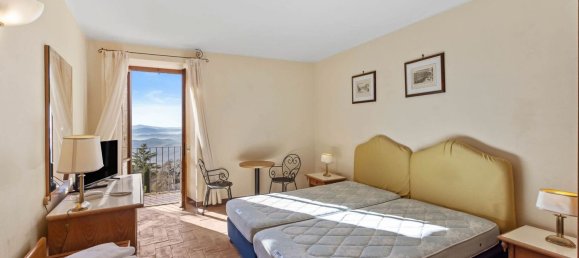 40 rooms House in Passignano sul Trasimeno, Italy No. 57842 22