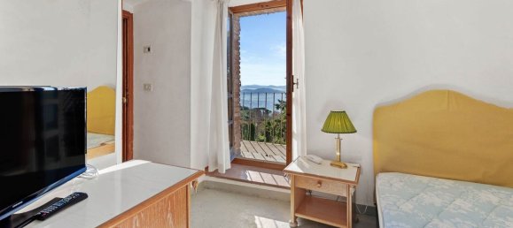 40 rooms House in Passignano sul Trasimeno, Italy No. 57842 26