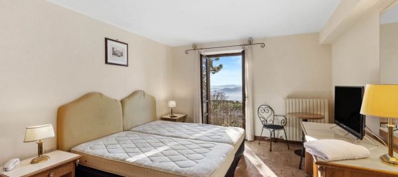 40 rooms House in Passignano sul Trasimeno, Italy No. 57842 20