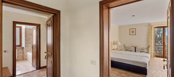 40 rooms House in Passignano sul Trasimeno, Italy No. 57842 19