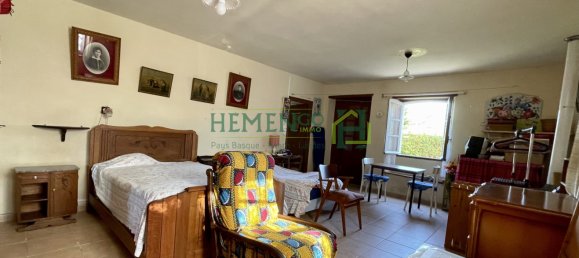 4 bedrooms Townhouse in Saint-Gladie-Arrive-Munein, France No. 101939 3