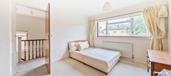 3 bedrooms House in Bromley, United Kingdom No. 13437 11