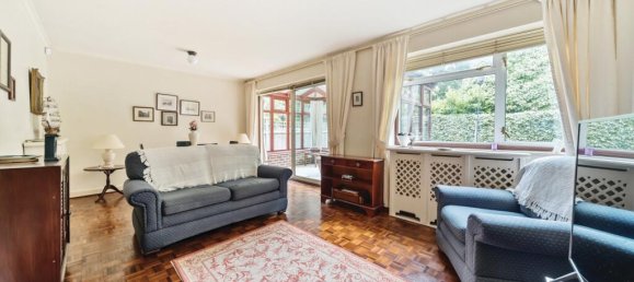 3 bedrooms House in Bromley, United Kingdom No. 13437 4