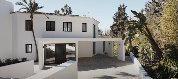 5 bedrooms Villa in Estepona, Spain No. 4809 17