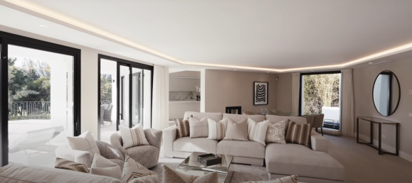 5 bedrooms Villa in Estepona, Spain No. 4809 3