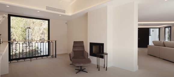 5 bedrooms Villa in Estepona, Spain No. 4809 7