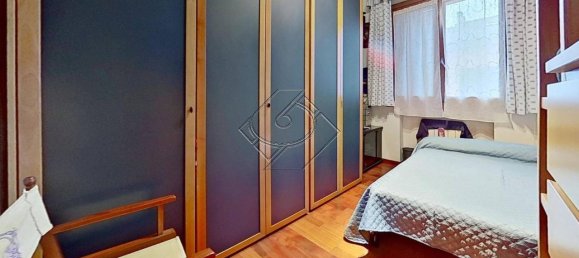 4-salle Appartement à Campi Bisenzio, Italy No. 79645 12