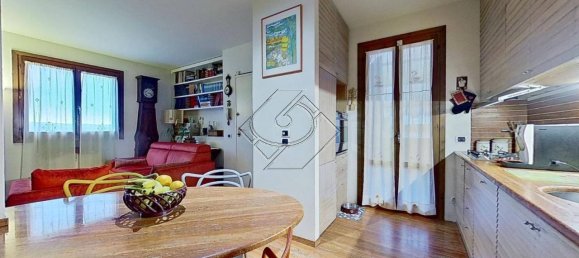 4-salle Appartement à Campi Bisenzio, Italy No. 79645 2