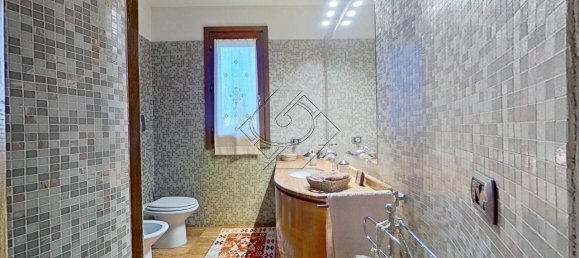 4-salle Appartement à Campi Bisenzio, Italy No. 79645 15