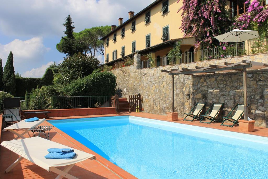 12 bedrooms Villa in Lucca, Italy No. 377445