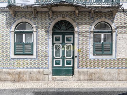 Bâtiment à Lisbon, Portugal 881m² No. 76476