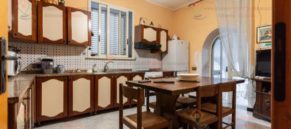 Вилла с 6 спальнями в Сиракузы, Италия № 353399 4