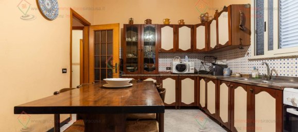 Вилла с 6 спальнями в Сиракузы, Италия № 353399 3