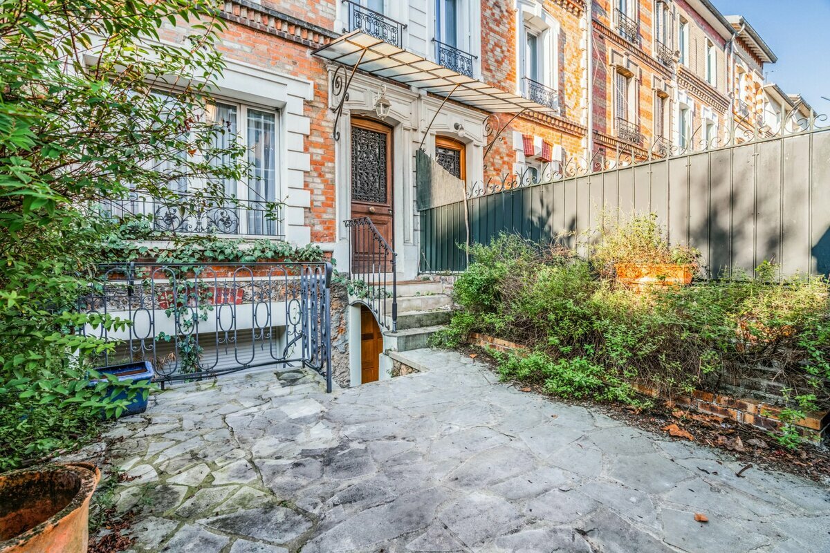 6 bedrooms Castles in Boulogne-Billancourt, France No. 147795