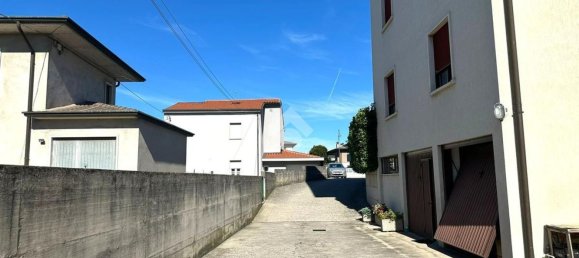 3 bedrooms Apartment in Dueville, Italy No. 349218 4