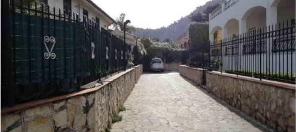 6 rooms House in Palermo, Italy No. 219790 3