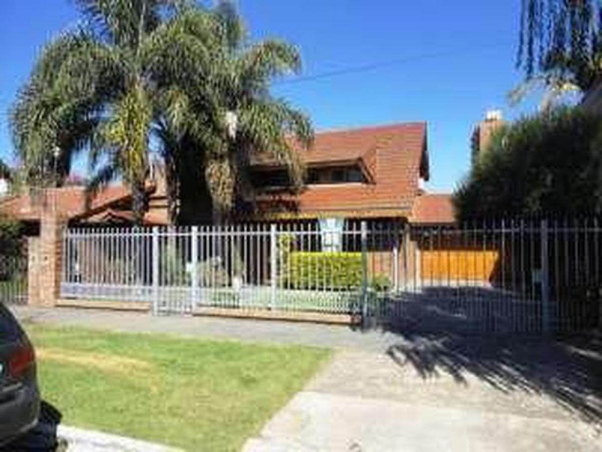 5 bedrooms House in San Miguel, Argentina No. 83566