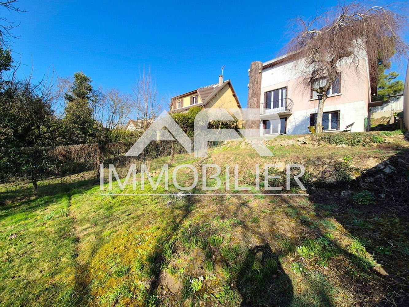 3 bedrooms House in Chatou, France No. 117833