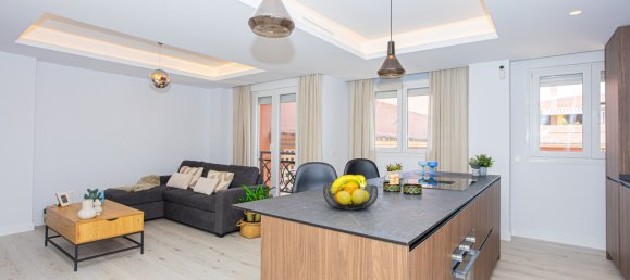 3 bedrooms Penthouse in Marbella, Spain No. 248617 9