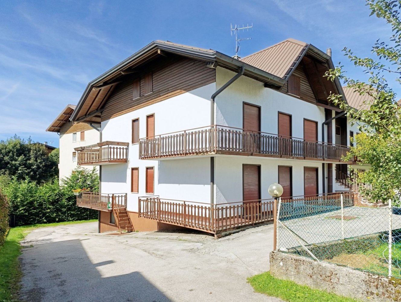 3 bedrooms Apartment in Asiago, Italy No. 344107