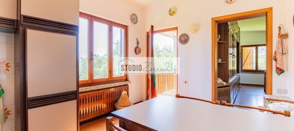 10 rooms Villa in Pietrasanta, Italy No. 195609 16