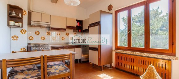 10 rooms Villa in Pietrasanta, Italy No. 195609 15