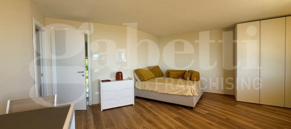 4 bedrooms Penthouse in Padenghe sul Garda, Italy No. 325852 13