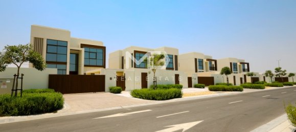 Villa T4 em Abu Dhabi, UAE N.º 47610 55