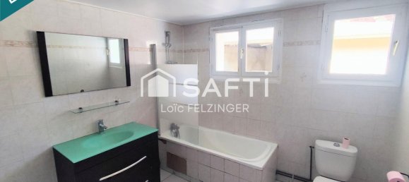 3 bedrooms House in Montaigu, France No. 259165 8