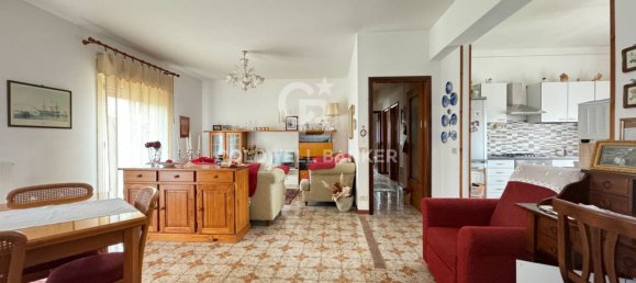 5 rooms Apartment in Ragusa, Italy No. 49672 4