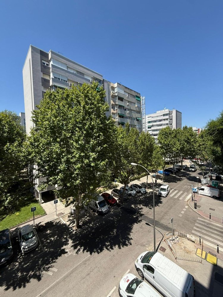 Квартира с 3 спальнями в Мадрид, Испания № 137374