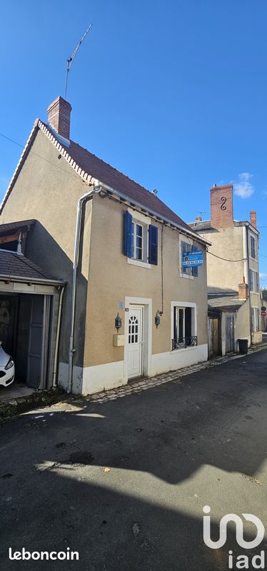 Adosado de 3 habitaciónes en Saint-Gaultier, France No. 235554